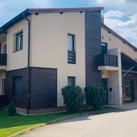 Ipari Park Panzio Hotel Szolnok Buitenkant foto