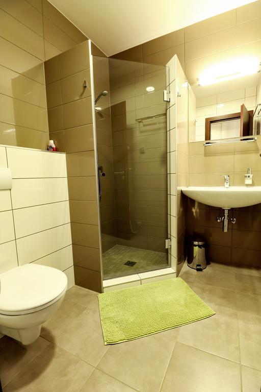 Ipari Park Panzio Hotel Szolnok Buitenkant foto