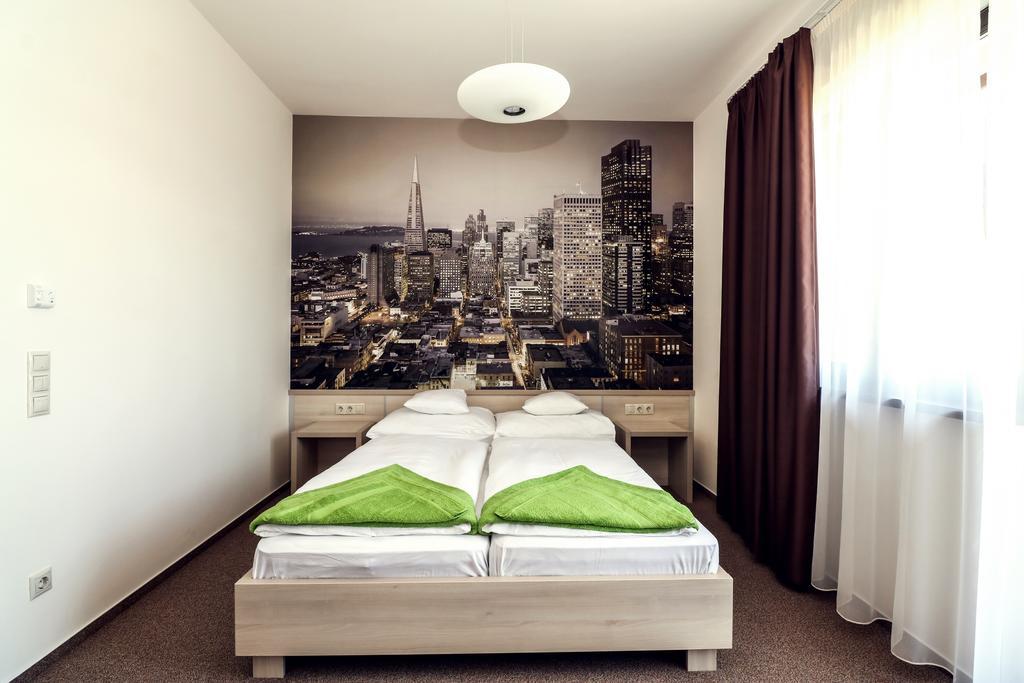 Ipari Park Panzio Hotel Szolnok Buitenkant foto
