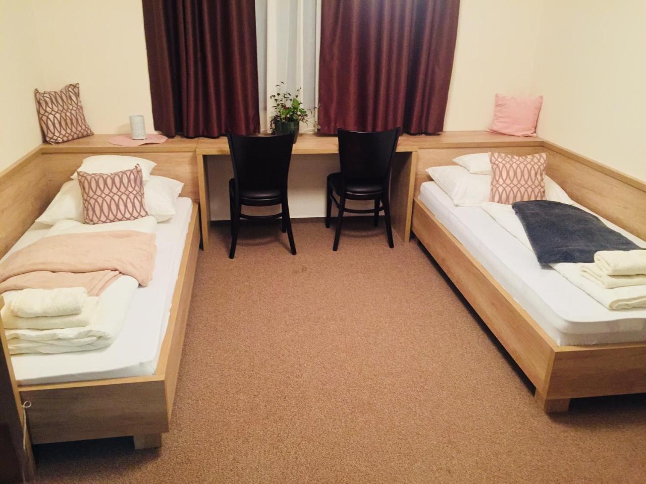 Ipari Park Panzio Hotel Szolnok Buitenkant foto